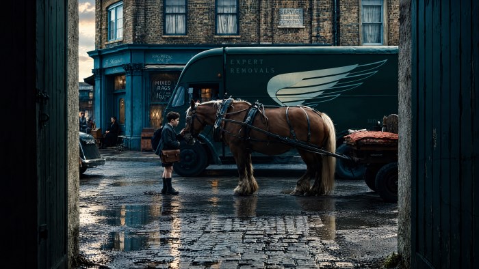 Magician Nephew Enchanted London Streets — Y2K / Retro wallpaper