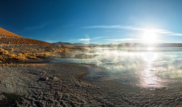 Sunlit Misty Lakeshore — Nature wallpaper