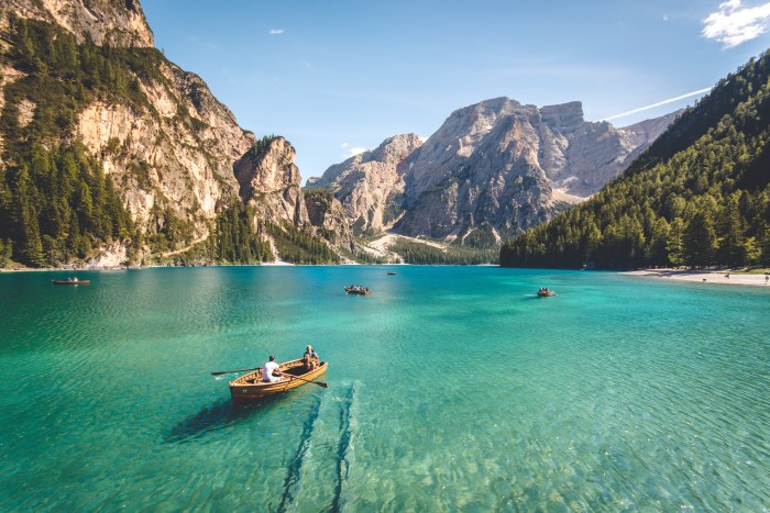 Mountain Lake with Beach — Mountains wallpaper