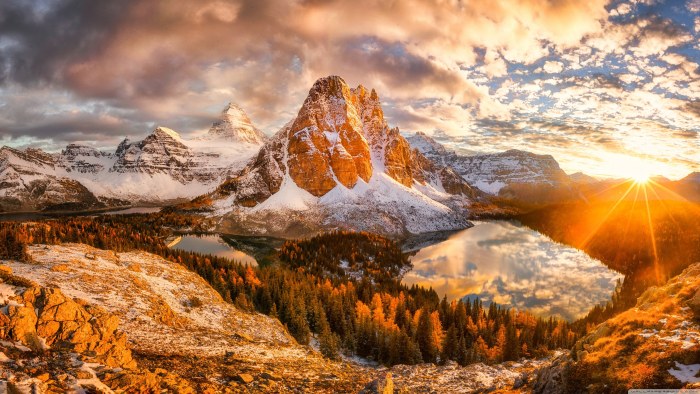 Outstanding View Ultrahd Tv Widescreen — Mountains wallpaper