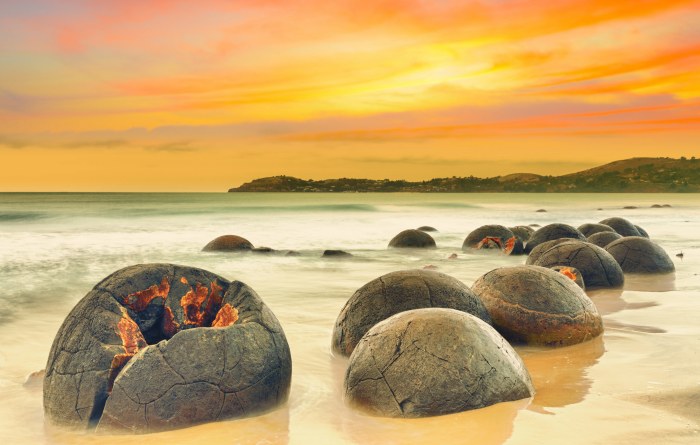 Coastline in Warm Amber Light — Sunsets & Sunrises wallpaper